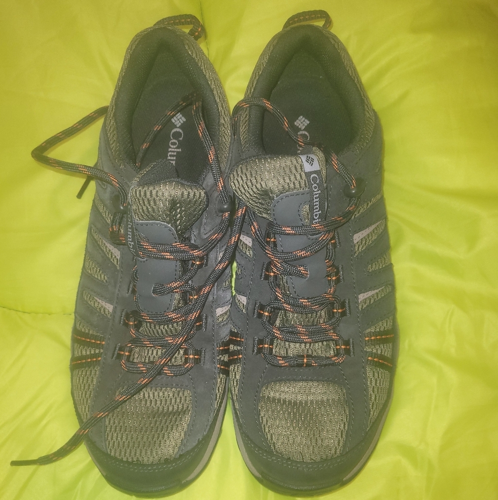 Columbia Men's Gray Hiking Sneakers with Orange Accents